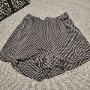 Striped high waisted elastic waist shorts